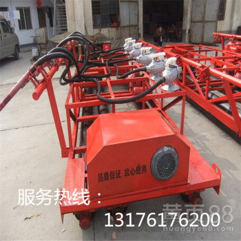 水泥路面排震一體機(jī)與混凝土提漿排式振搗一體機(jī)的 創(chuàng)新應(yīng)用 粗利土三軸儀原理的融合與施工效益分析